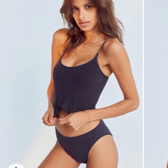 ISO Out From Under Markie Seamless Cropped Cami - Picture 3 of 3